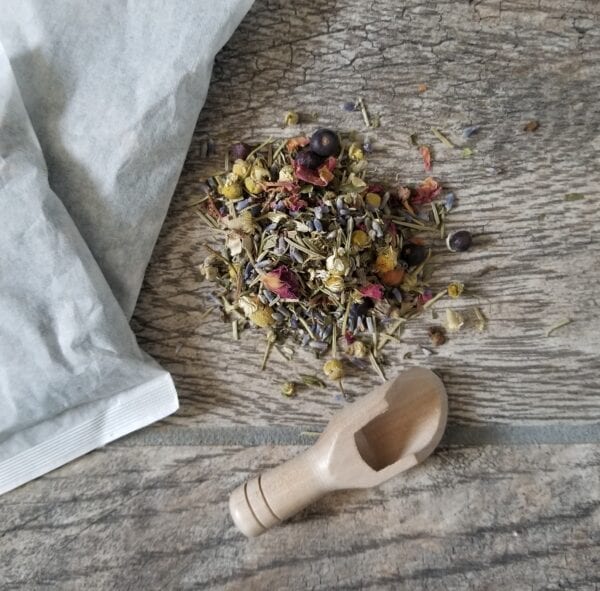 loose relaxing bath tea alongside 2 tea bags by Made to Lather
